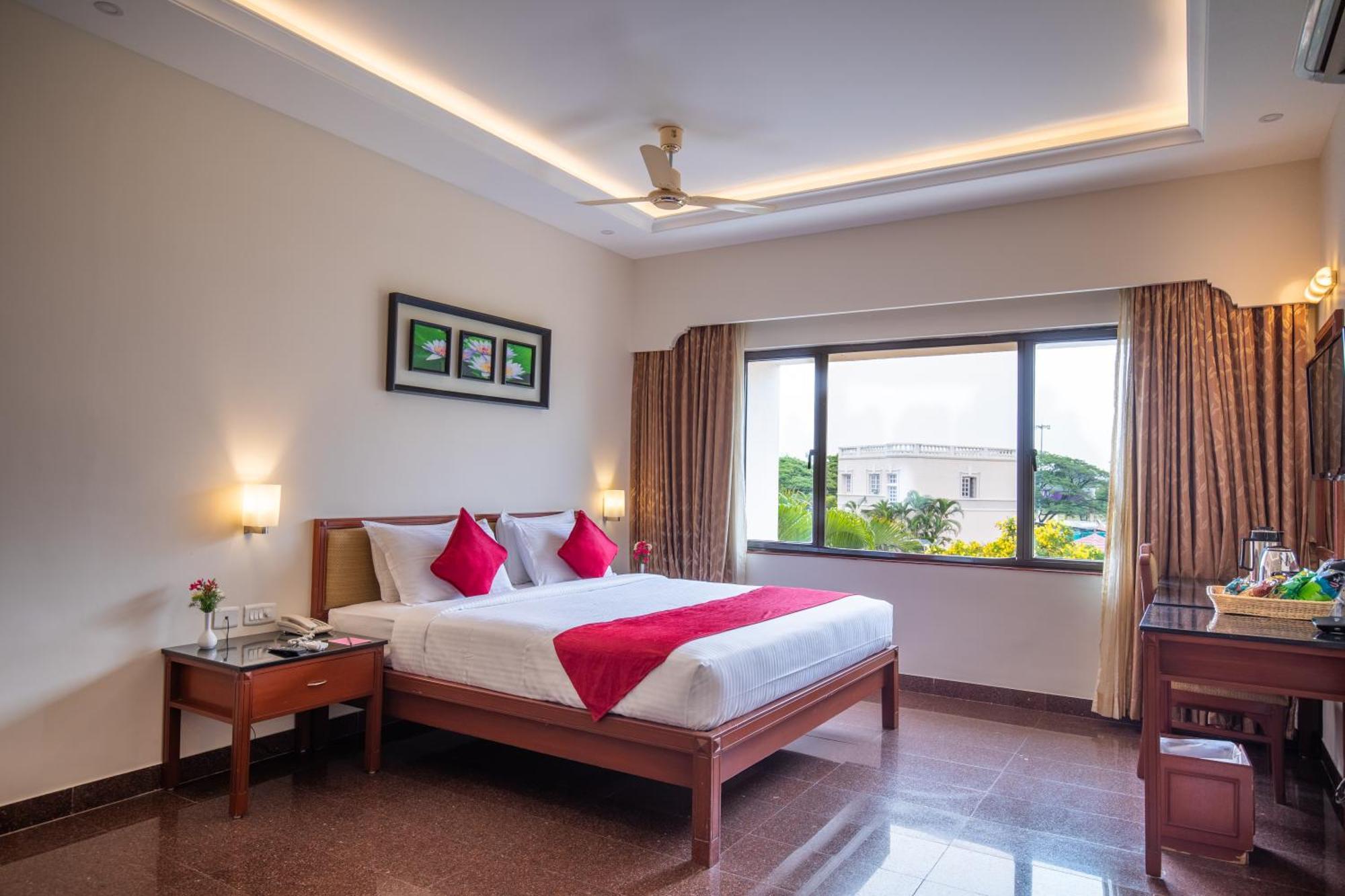 Jenneys Residency Hotel Coimbatore Bilik gambar